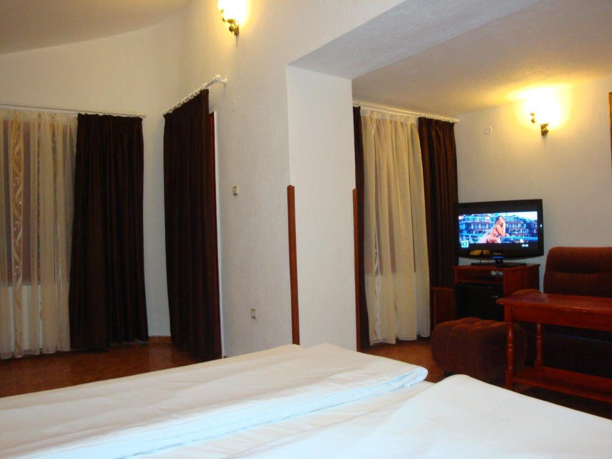 Family Hotel Diana Lyaskovo  Exterior foto