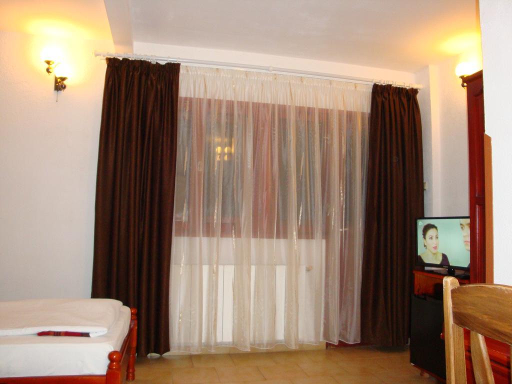 Family Hotel Diana Lyaskovo  Exterior foto